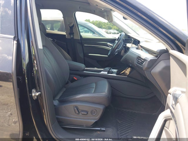 45890152 :رقم المزاد ، WA12AAGE6MB013580 vin ، 2021 Audi E-tron Sportback Premium Plus Quattro مزاد بيع