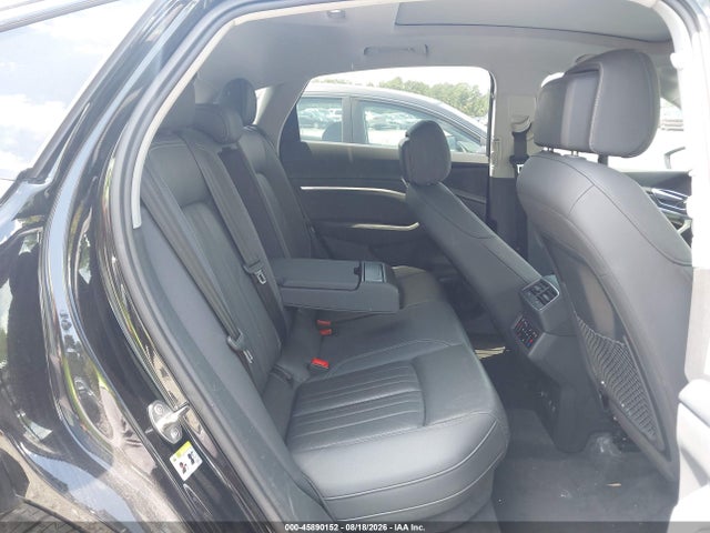 45890152 :رقم المزاد ، WA12AAGE6MB013580 vin ، 2021 Audi E-tron Sportback Premium Plus Quattro مزاد بيع