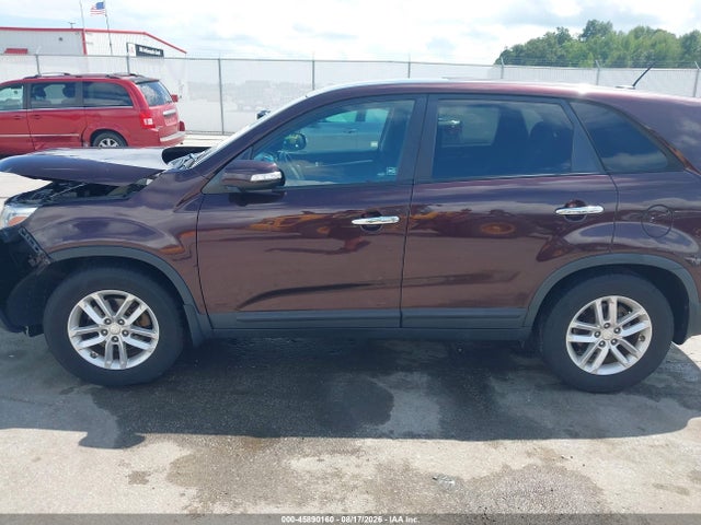 Auction sale of the 2014 Kia Sorento Lx, vin: 5XYKT3A64EG464382, lot number: 45890160