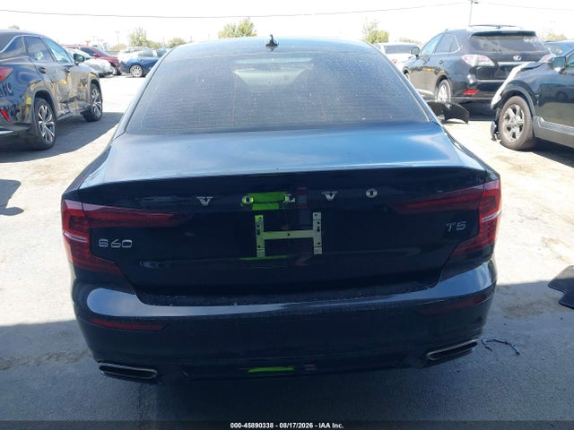 2021 Volvo S60 T5 Momentum მანქანა იყიდება აუქციონზე, vin: 7JR102FZ0MG123267, აუქციონის ნომერი: 45890338