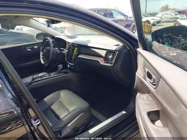 2021 Volvo S60 T5 Momentum მანქანა იყიდება აუქციონზე, vin: 7JR102FZ0MG123267, აუქციონის ნომერი: 45890338