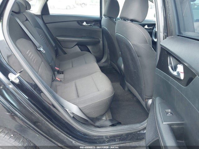 45890573 :رقم المزاد ، 3KPF34AD5KE044452 vin ، 2019 Kia Forte S مزاد بيع