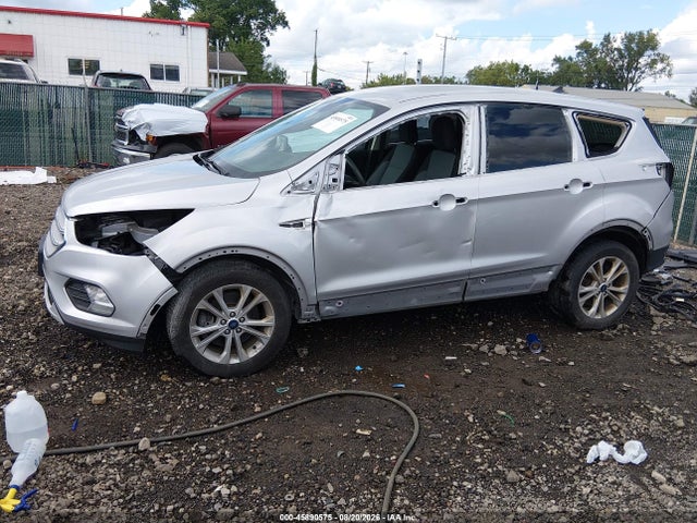 45890575 :رقم المزاد ، 1FMCU9GD8KUB42425 vin ، 2019 Ford Escape Se مزاد بيع