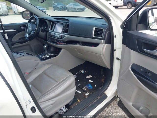 2015 Toyota Highlander Xle V6 მანქანა იყიდება აუქციონზე, vin: 5TDJKRFH1FS215778, აუქციონის ნომერი: 45890595