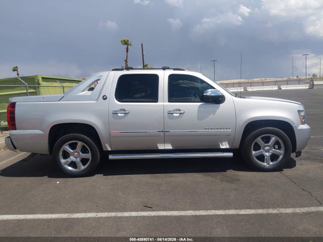 45890741 :رقم المزاد ، 3GNTKGE75DG144013 vin ، 2013 Chevrolet Avalanche Ltz مزاد بيع