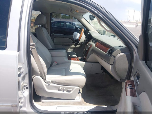 45890741 :رقم المزاد ، 3GNTKGE75DG144013 vin ، 2013 Chevrolet Avalanche Ltz مزاد بيع