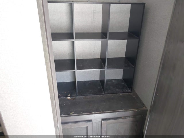 45890791 :رقم المزاد ، 1UJBJ0BT3L1TF0147 vin ، 2020 Jayco Jay Flight مزاد بيع