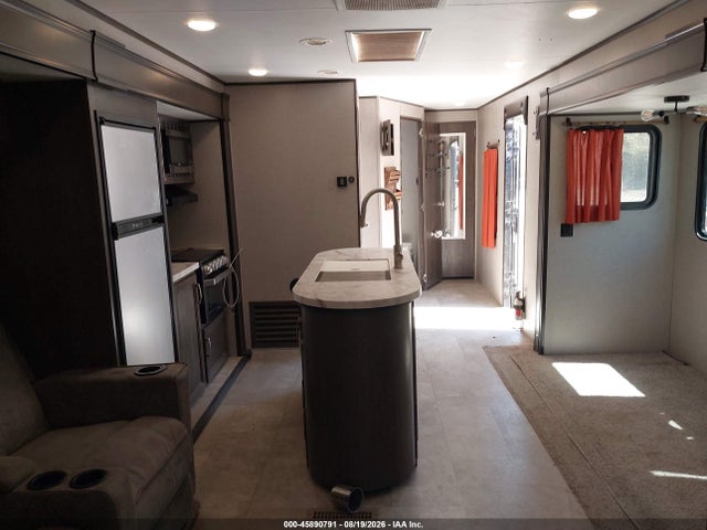45890791 :رقم المزاد ، 1UJBJ0BT3L1TF0147 vin ، 2020 Jayco Jay Flight مزاد بيع