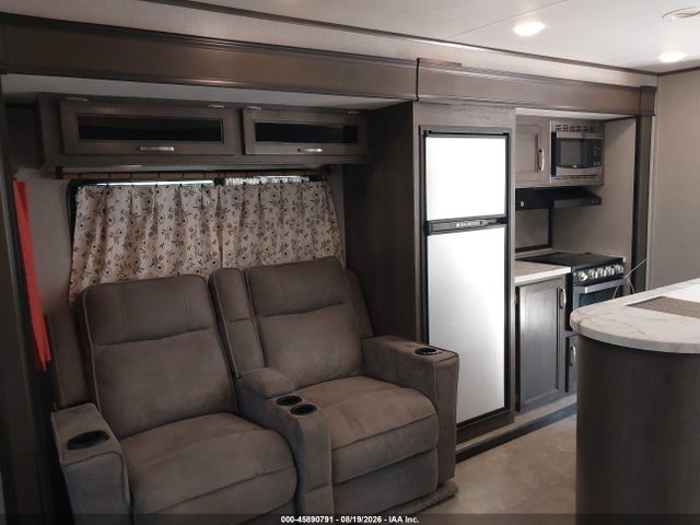 45890791 :رقم المزاد ، 1UJBJ0BT3L1TF0147 vin ، 2020 Jayco Jay Flight مزاد بيع