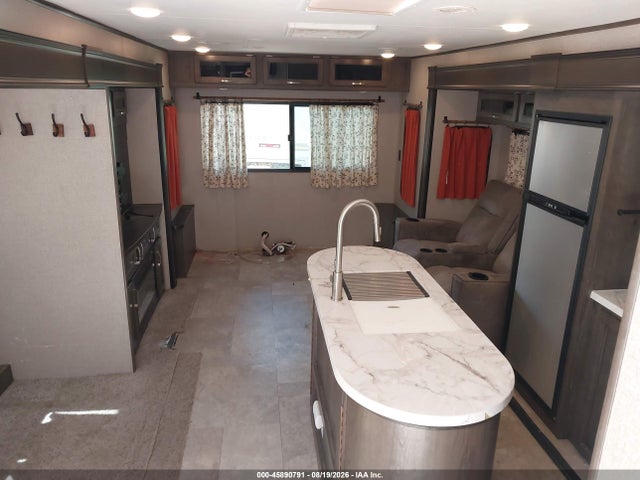 45890791 :رقم المزاد ، 1UJBJ0BT3L1TF0147 vin ، 2020 Jayco Jay Flight مزاد بيع