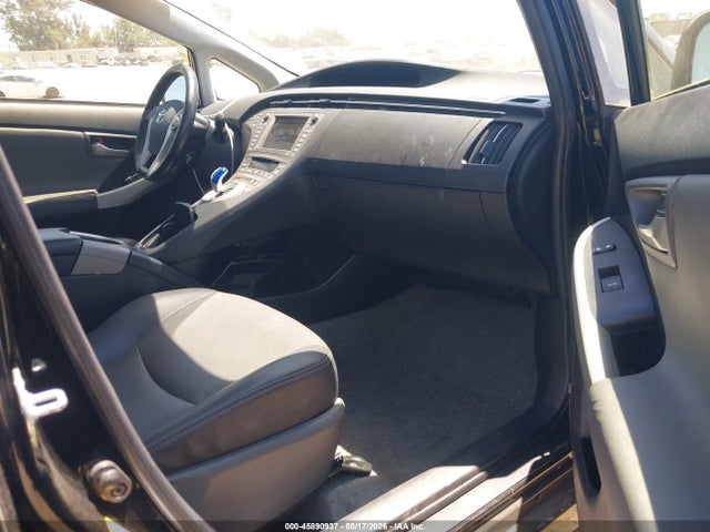 JTDKN3DU9F1996717 Toyota Prius Four