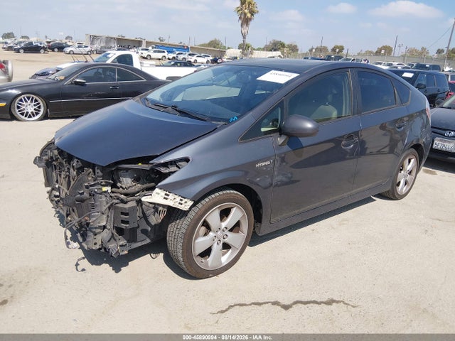 Toyota Prius Five 2015 JTDKN3DU5F2004258 Image 2