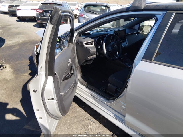 JTND4MBE8M3129352 Toyota COROLLA SE