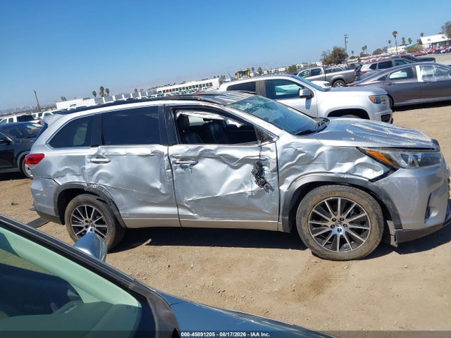 Toyota Highlander Se 2018 5TDKZRFH9JS547816 Image 13