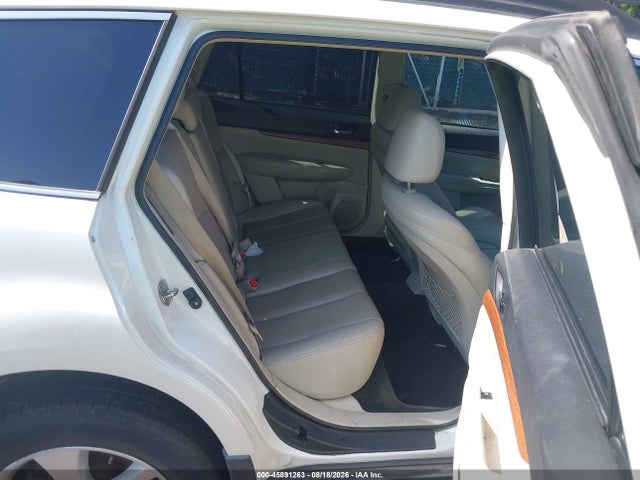 45891263 :رقم المزاد ، 4S4BRBMC4E3217633 vin ، 2014 Subaru Outback 2.5i Limited مزاد بيع