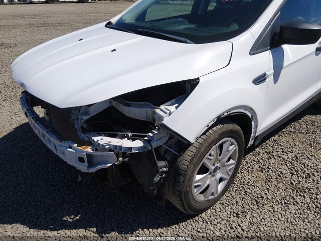 Продажа на аукционе авто 2015 Ford Escape S, vin: 1FMCU0F75FUC80596, номер лота: 45891279