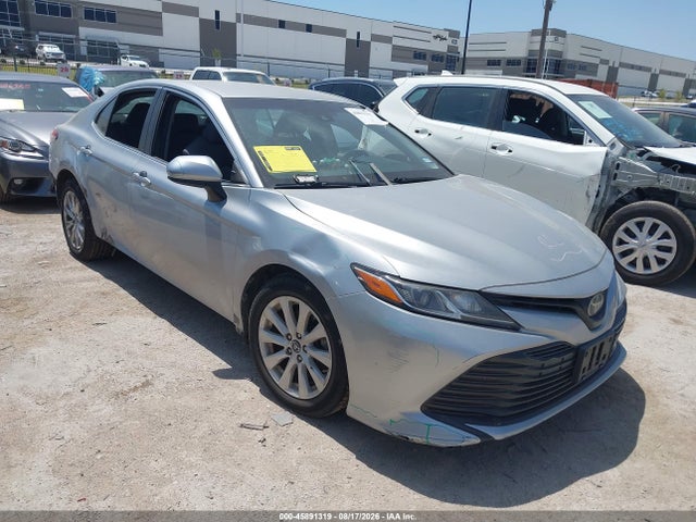2018 Toyota Camry Le მანქანა იყიდება აუქციონზე, vin: 4T1B11HK7JU058209, აუქციონის ნომერი: 45891319