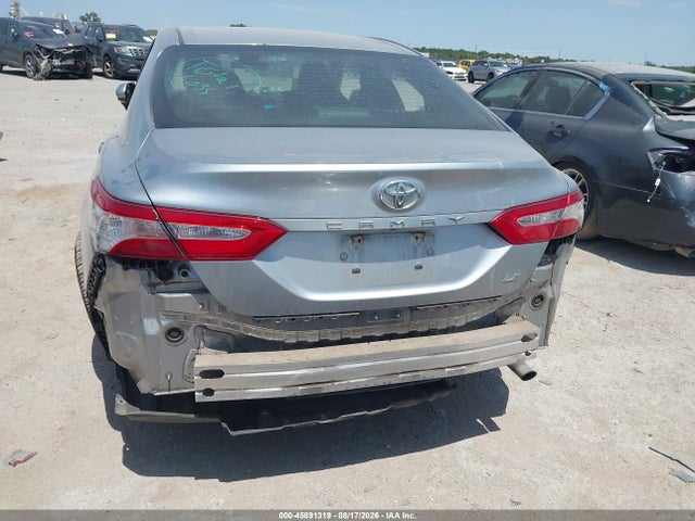 2018 Toyota Camry Le მანქანა იყიდება აუქციონზე, vin: 4T1B11HK7JU058209, აუქციონის ნომერი: 45891319