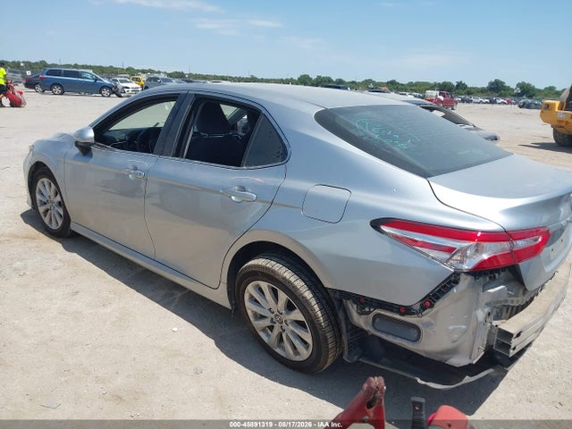 2018 Toyota Camry Le მანქანა იყიდება აუქციონზე, vin: 4T1B11HK7JU058209, აუქციონის ნომერი: 45891319