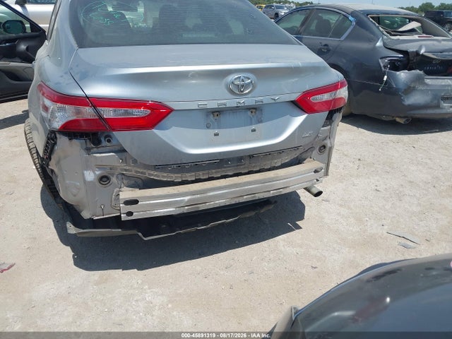 2018 Toyota Camry Le მანქანა იყიდება აუქციონზე, vin: 4T1B11HK7JU058209, აუქციონის ნომერი: 45891319