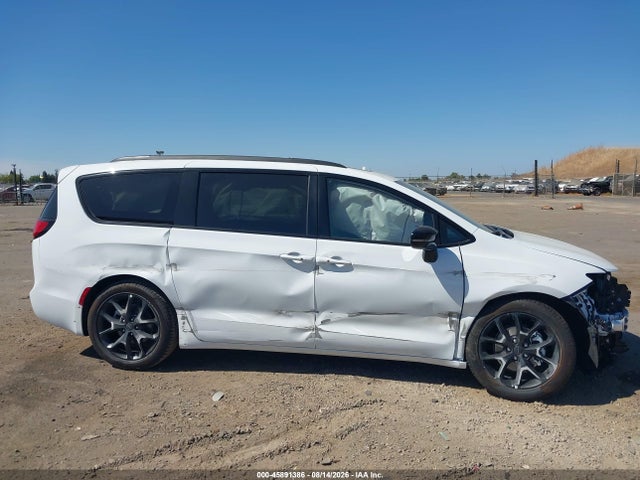 Chrysler Pacifica 2027 2C4RC1GG6VR578883 Image 13