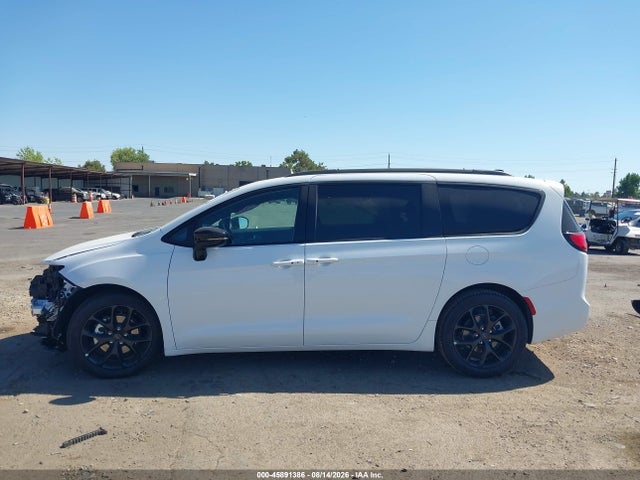 Chrysler Pacifica 2027 2C4RC1GG6VR578883 Image 14