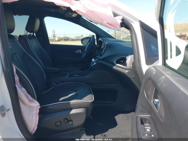 Chrysler Pacifica 2027 2C4RC1GG6VR578883 Image 5