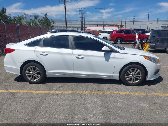 Hyundai SONATA SE 2016 5NPE24AF2GH312425 Image 12