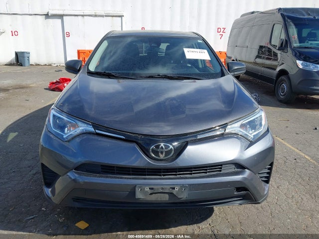 Toyota RAV4 LE 2018 JTMBFREV8JJ217338 Image 13