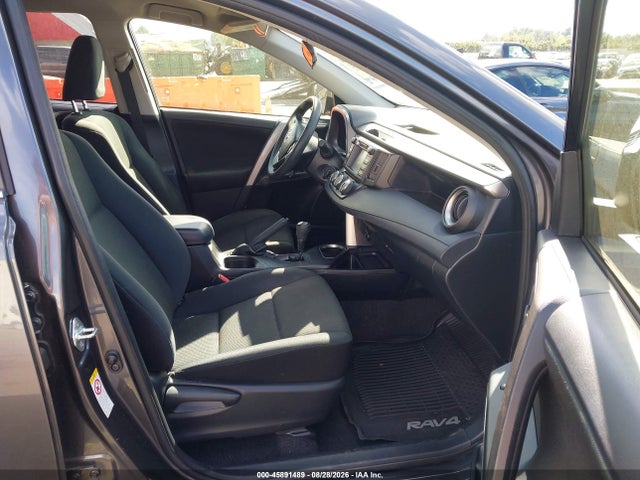Toyota RAV4 LE 2018 JTMBFREV8JJ217338 Image 5