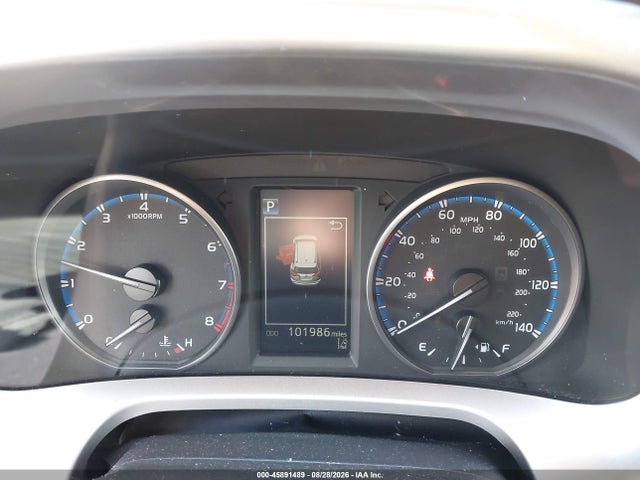 Toyota RAV4 LE 2018 JTMBFREV8JJ217338 Image 7