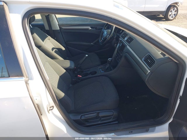 Aukcja sprzedaży 2016 Volkswagen Passat 1.8t R-line, vin: 1VWAT7A35GC057636, numer aukcji: 45891560