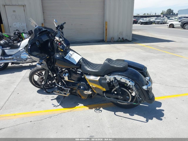 Harley-Davidson Fltrx Road Glide 2018 1HD1KHC10JB642529 Image 3