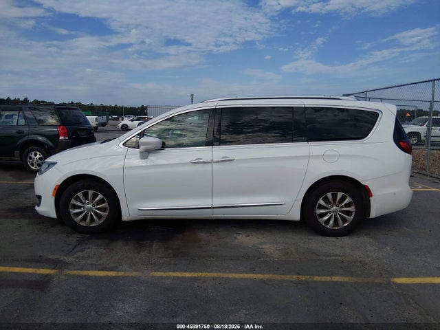 Продаж на аукціоні авто 2018 Chrysler Pacifica Touring L Plus, vin: 2C4RC1EG5JR171165, номер лоту: 45891750