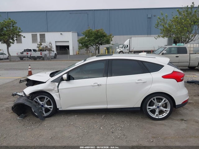2015 Ford Focus Titanium მანქანა იყიდება აუქციონზე, vin: 1FADP3N22FL341860, აუქციონის ნომერი: 45891802