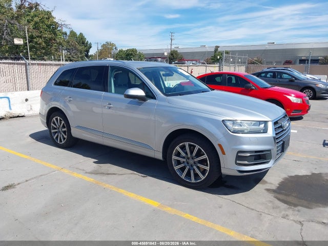 2017 WA1LAAF71HD034435 main image