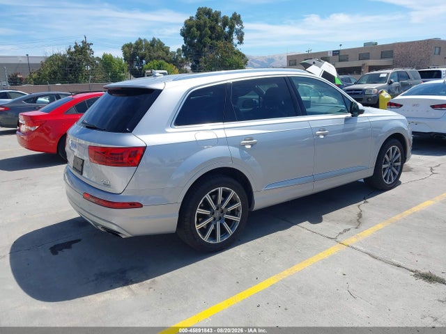 Audi Q7 3.0t Premium 2017 WA1LAAF71HD034435 Image 4
