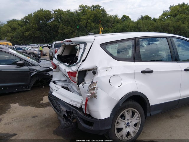 45891860 :رقم المزاد ، 1FMCU0F78EUC76668 vin ، 2014 Ford Escape S مزاد بيع