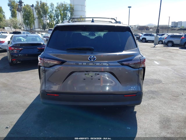 Toyota SIENNA XLE 2024 5TDJRKEC3RS213415 Image 17