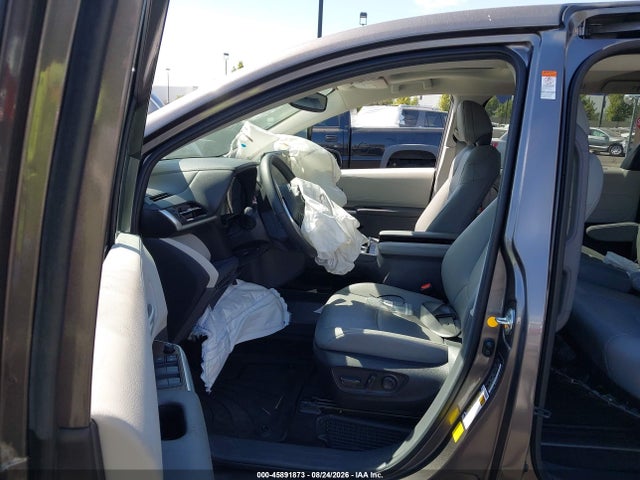 Toyota SIENNA XLE 2024 5TDJRKEC3RS213415 Image 5