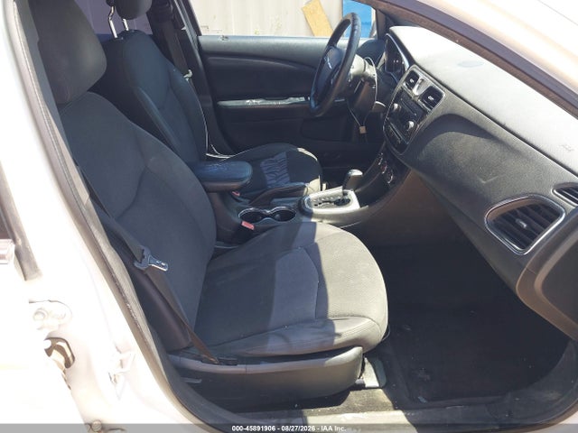 45891906 :رقم المزاد ، 1C3CCBAB1DN647164 vin ، 2013 Chrysler 200 Lx مزاد بيع