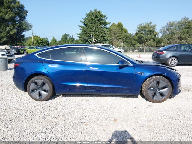 Продажа на аукционе авто 2018 Tesla Model 3 Long Range/mid Range, vin: 5YJ3E1EA5JF058999, номер лота: 45891921
