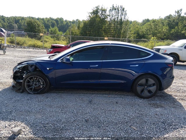 Продажа на аукционе авто 2018 Tesla Model 3 Long Range/mid Range, vin: 5YJ3E1EA5JF058999, номер лота: 45891921