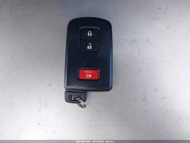 JTDKDTB32F1109097 Toyota Prius C Four