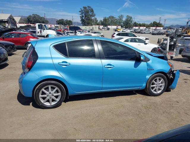 JTDKDTB32F1109097 Toyota Prius C Four