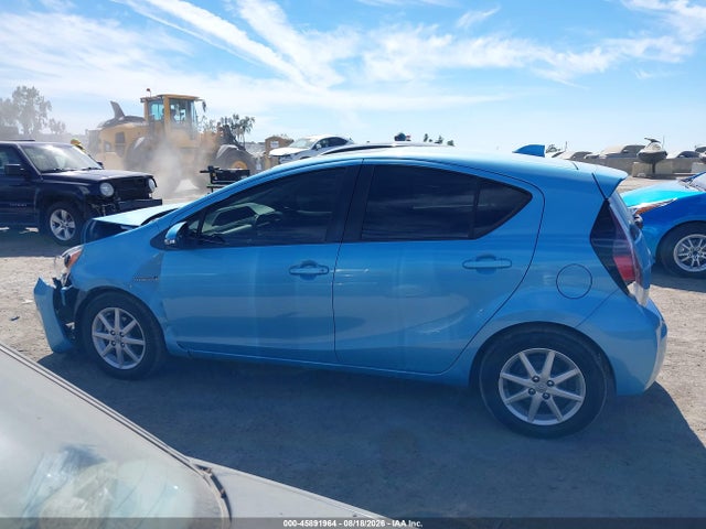 JTDKDTB32F1109097 Toyota Prius C Four