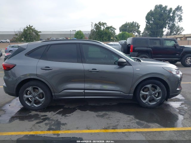 Продаж на аукціоні авто 2023 Ford Escape St-line, vin: 1FMCU0MZ7PUB38921, номер лоту: 45892019