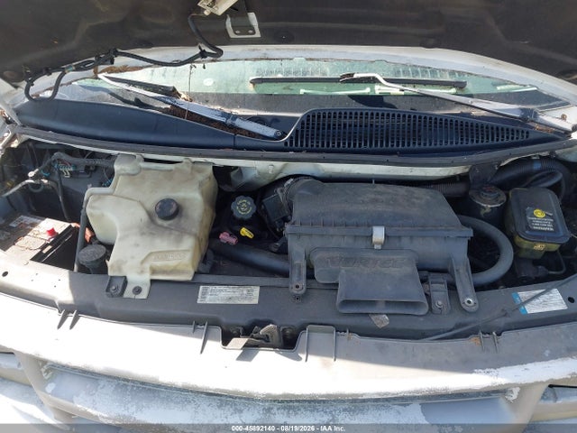 45892140 :رقم المزاد ، 1GCHG35R8Y1144585 vin ، 2000 Chevrolet Express مزاد بيع