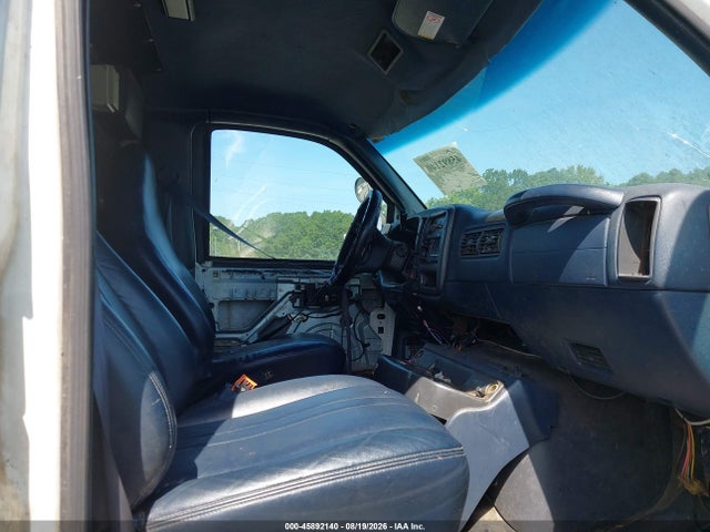 45892140 :رقم المزاد ، 1GCHG35R8Y1144585 vin ، 2000 Chevrolet Express مزاد بيع