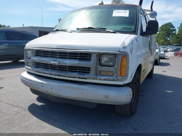 45892140 :رقم المزاد ، 1GCHG35R8Y1144585 vin ، 2000 Chevrolet Express مزاد بيع